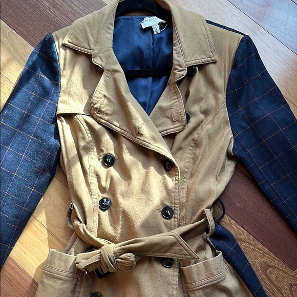 Anthropologie // Harlyn Tan Double-Breasted Trench Coat with Navy Plaid Detail - Picture 5 of 16